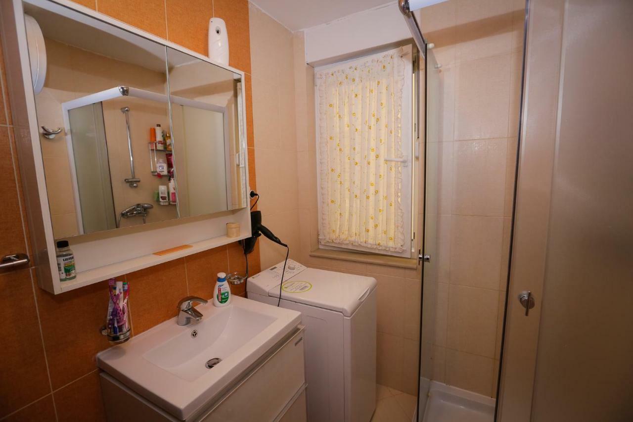 Pine-Tree Apt W/ Private Garden 50 M From The Sea 골렘 외부 사진