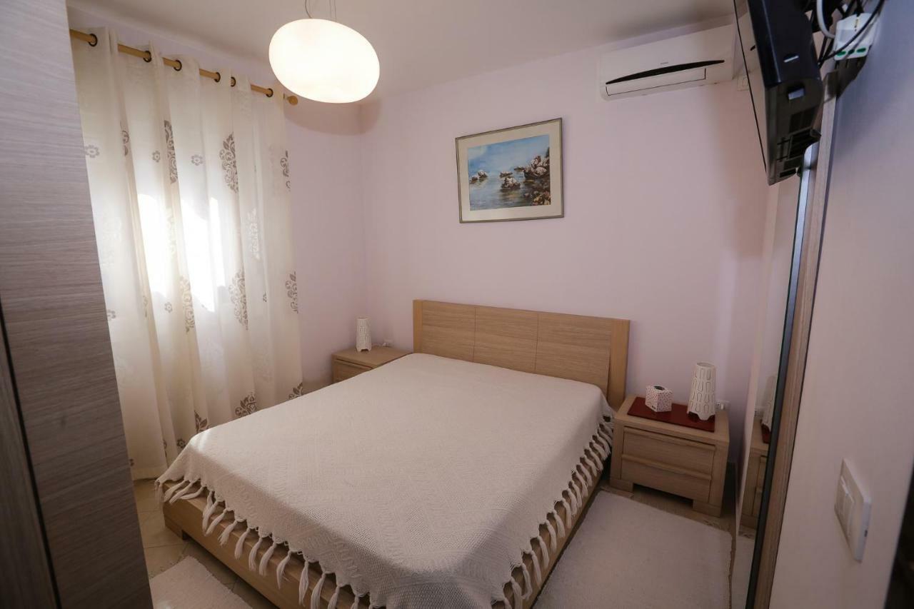 Pine-Tree Apt W/ Private Garden 50 M From The Sea 골렘 외부 사진