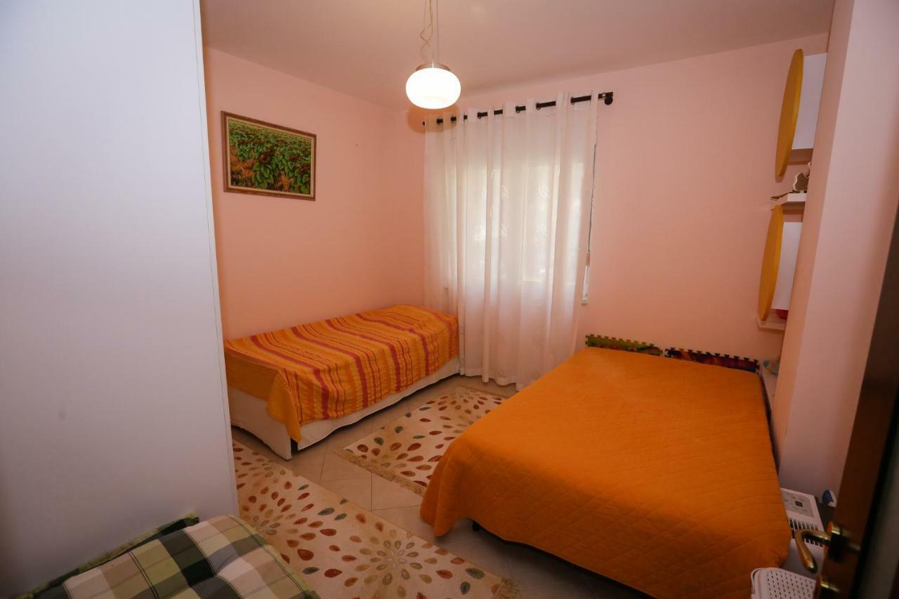 Pine-Tree Apt W/ Private Garden 50 M From The Sea 골렘 외부 사진