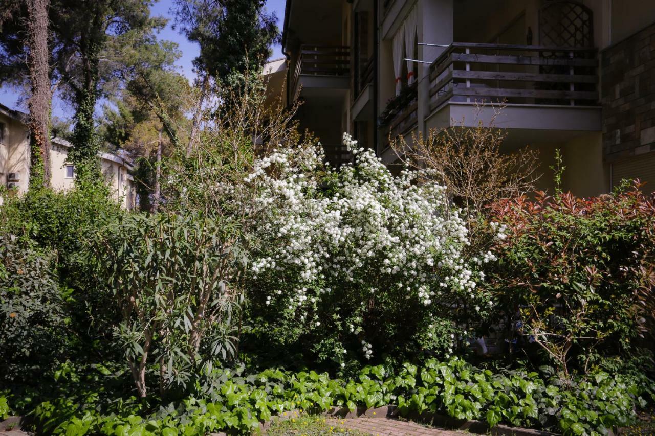 Pine-Tree Apt W/ Private Garden 50 M From The Sea 골렘 외부 사진