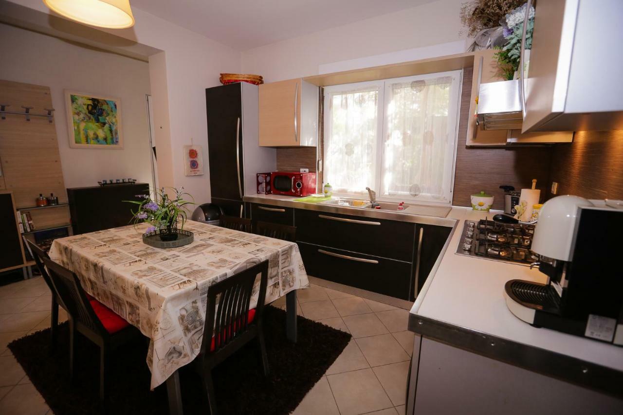Pine-Tree Apt W/ Private Garden 50 M From The Sea 골렘 외부 사진